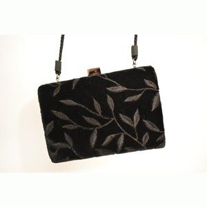 Vintage velvet embroidered clutch optional strap hard sided snap purse handbag